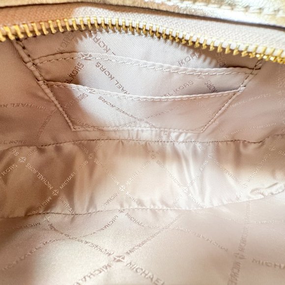 Michael Kors Small Shoulder Chain Bag Pale Gold - Picture 10 of 12